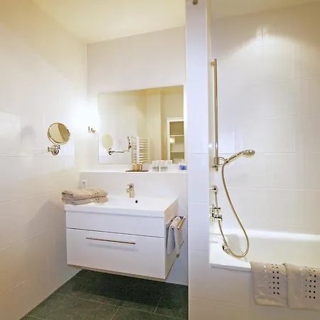 Ferienwohnung Am Kurpark - Wohnung 1,60Qm- Garmisch-Partenkirchen Buitenkant foto